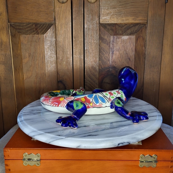 Pottery Gecko - Picture 7 of 17